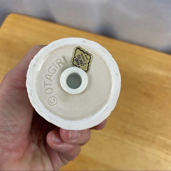 Otagiri Holiday Salt & Pepper Shakers Holly and Berry Vintage - Picture 4 of 7